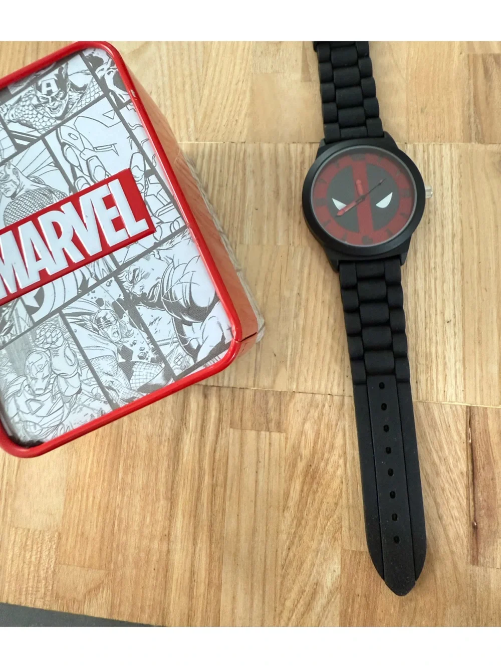 Marvel Deadpool black and red watch NEW BATTERY